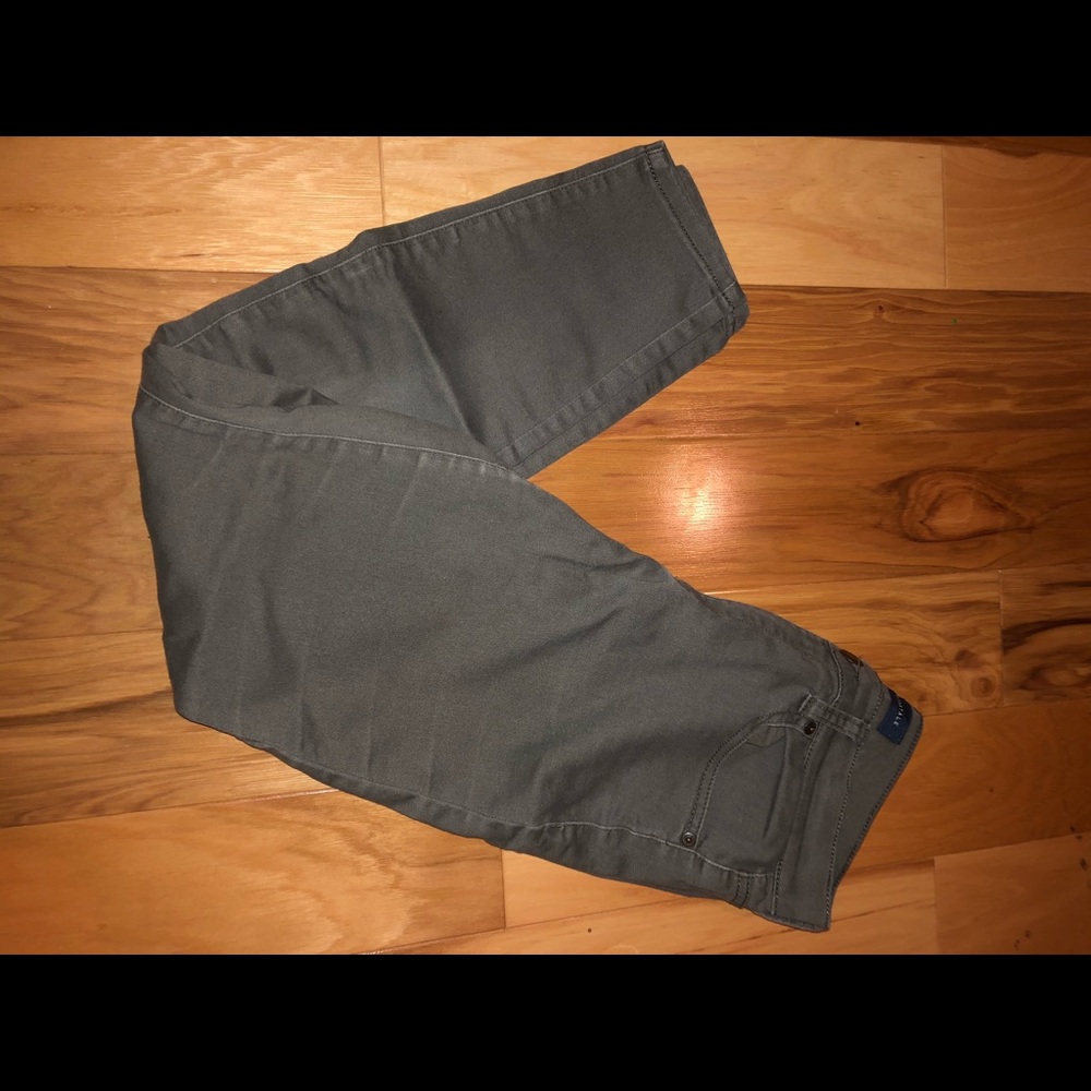 Green Aeropostale size 6 women’s skinny pants